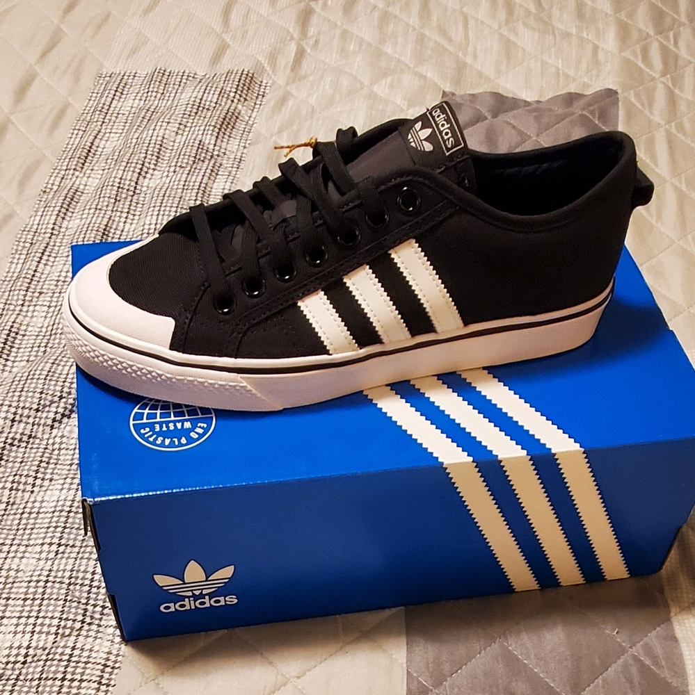 Brand new Adidas Originals Nizza,Men 9